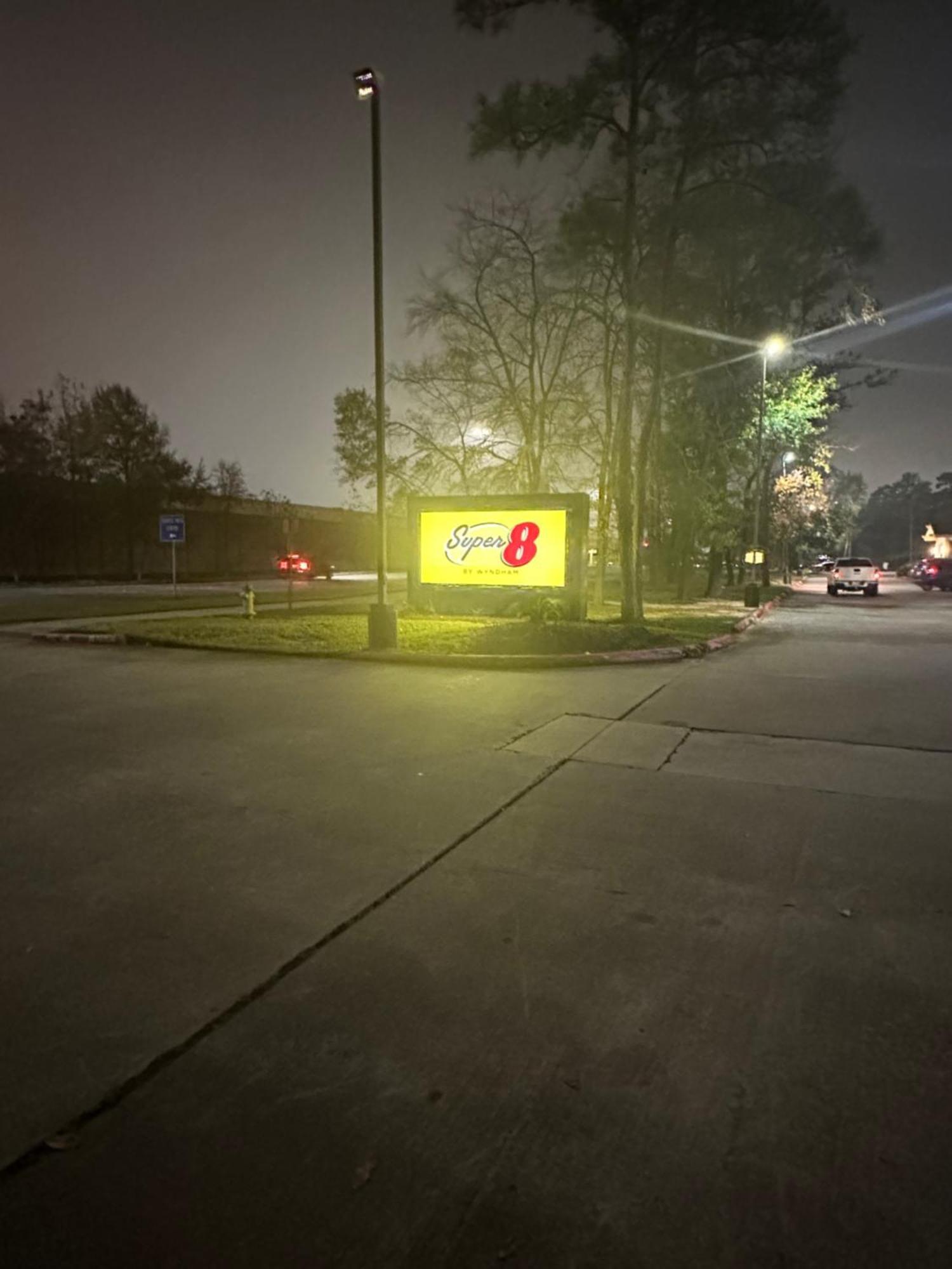 Super 8 By Wyndham The Woodlands North Hotel Luaran gambar
