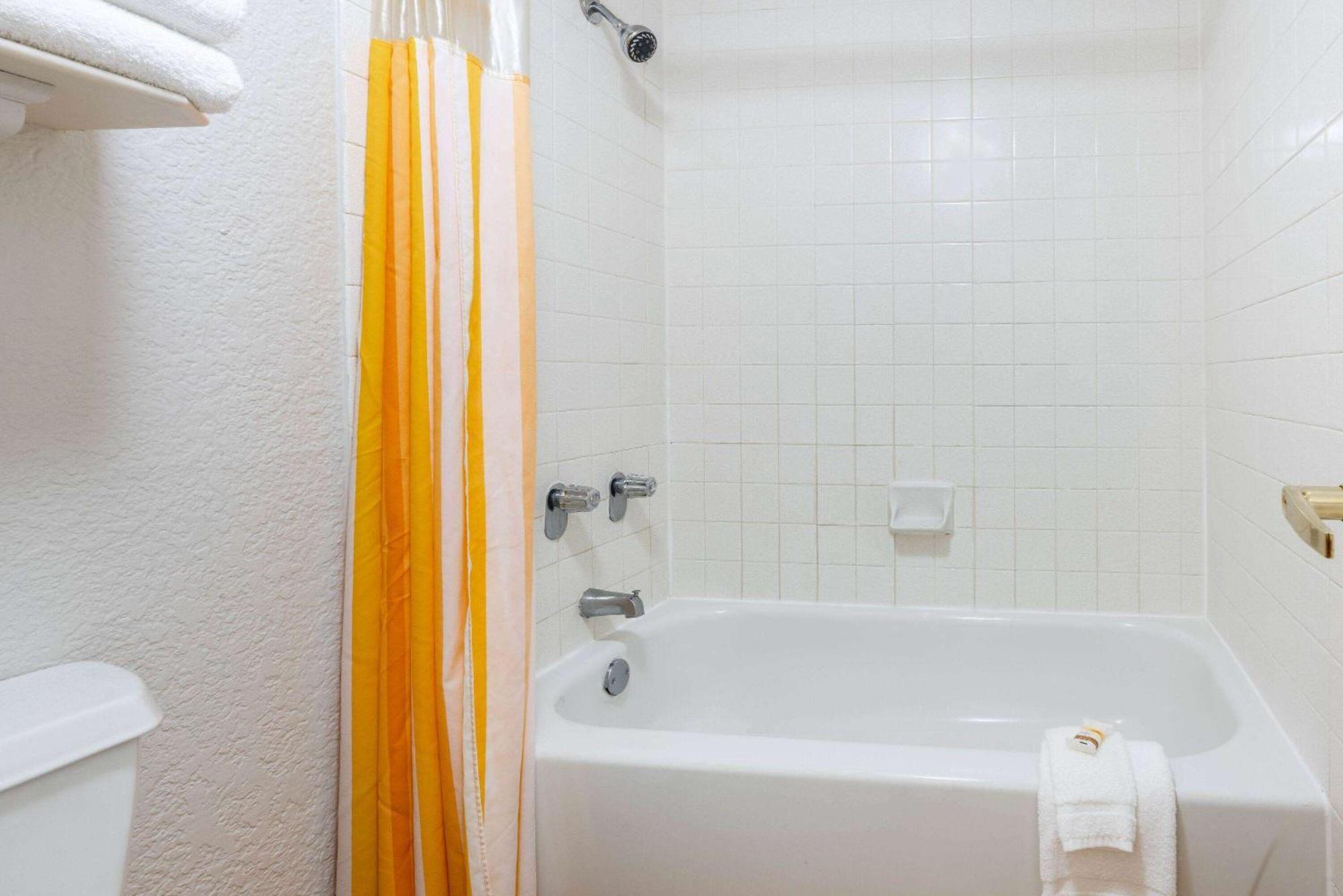 Super 8 By Wyndham The Woodlands North Hotel Luaran gambar