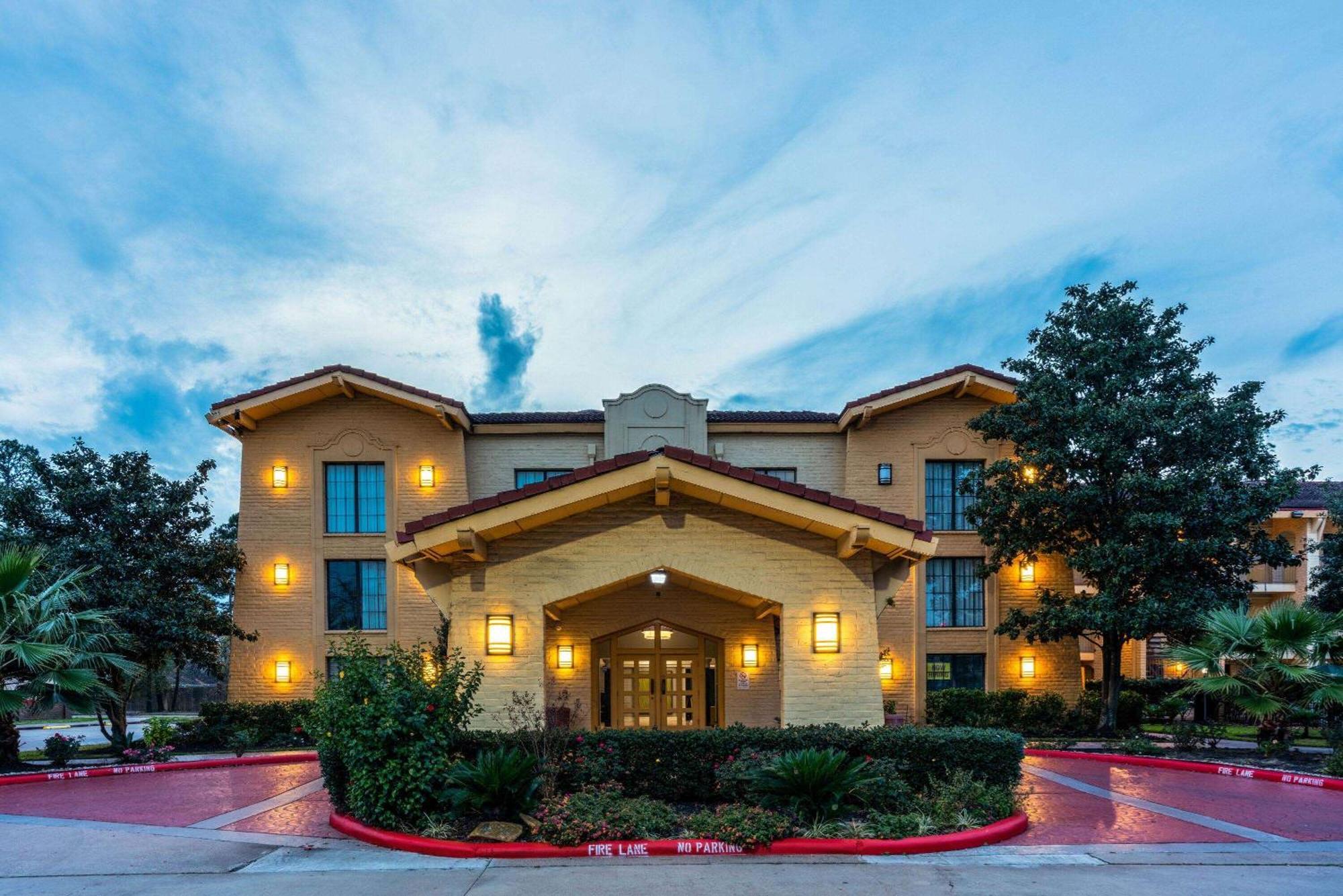 Super 8 By Wyndham The Woodlands North Hotel Luaran gambar