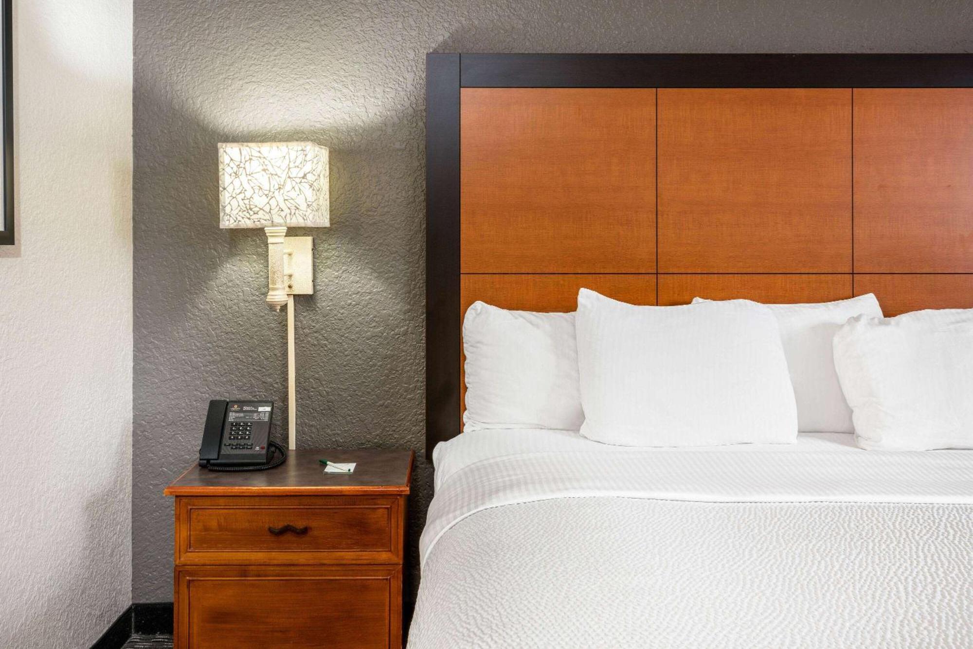 Super 8 By Wyndham The Woodlands North Hotel Luaran gambar